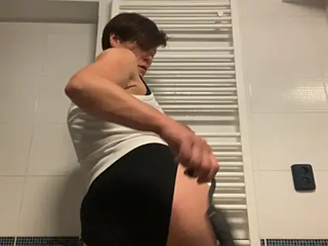 DtPORNBITCH online show from June 2026 11:32:02 PM