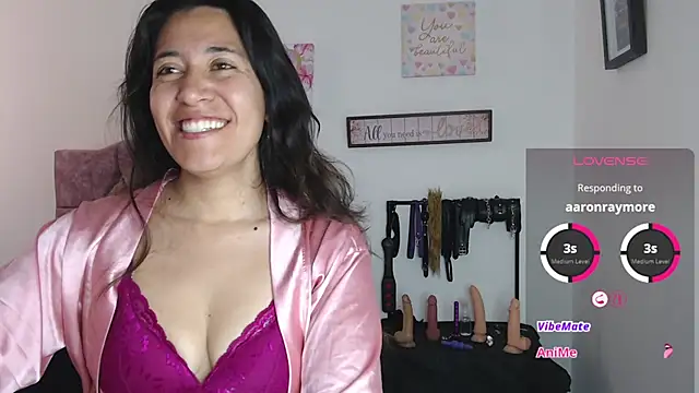 Snapshot of violeta_scott chatting on July 2026 03:05:01 PM violeta scott online show from July 2026 03:05:01 PM
