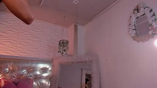 MaddyCooper  online show from June 2026 10:24:01 PM