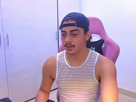 Snapshot of Cute-Curls chatting on March 2026 01:12:01 AM Cute-Curls online show from March 2026 01:12:01 AM