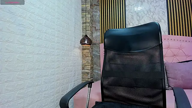 AishaCambell  online show from April 2026 09:40:01 AM