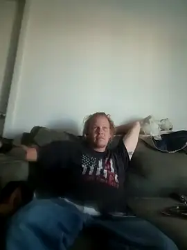 Snapshot of yourMasterisBored chatting on May 2026 12:38:01 AM yourMasterisBored online show from May 2026 12:38:01 AM