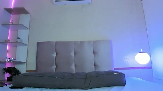 Cheys Mast online show from April 2026 07:33:02 PM