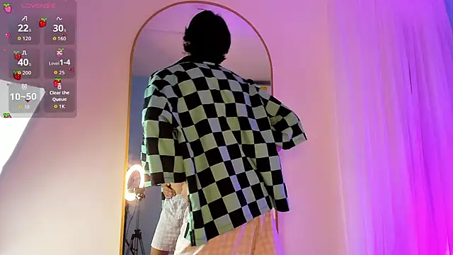 Cheys Mast online show from April 2026 07:04:02 PM