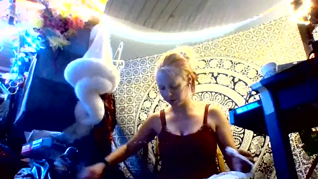 Snapshot of Ambionce chatting on May 2026 11:05:01 AM Ambionce online show from May 2026 11:05:01 AM