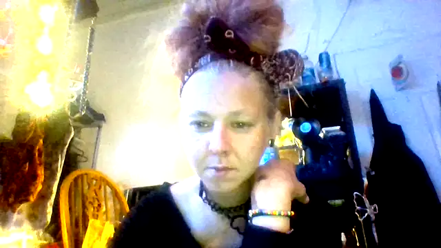 Snapshot of Ambionce chatting on May 2026 03:03:02 AM Ambionce online show from May 2026 03:03:02 AM