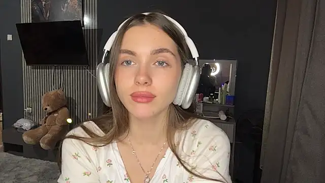 Veluxe online show from April 2026 04:19:02 PM