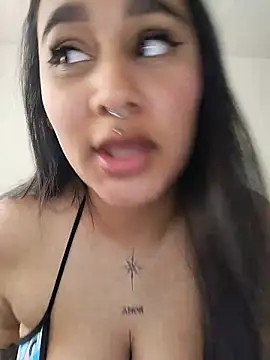 Snapshot of Mia_skyy18 chatting on May 2026 12:22:02 PM Mia skyy18 online show from May 2026 12:22:02 PM
