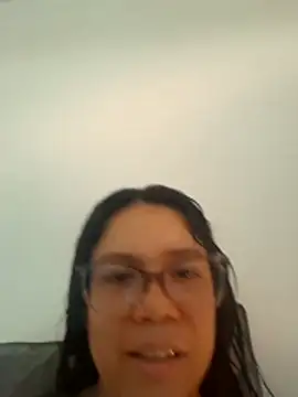 Snapshot of Aila_Phone chatting on May 2026 06:13:02 PM Aila Phone online show from May 2026 06:13:02 PM