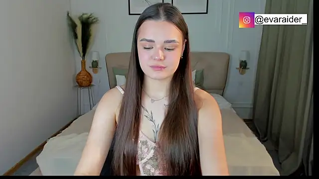 EvaRaider online show from March 2026 01:12:02 PM