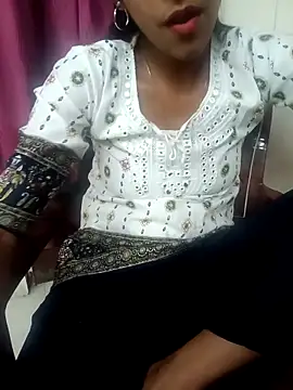 Snapshot of aushi_rajput chatting on April 2026 05:35:02 PM aushi rajput online show from April 2026 05:35:02 PM