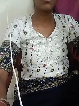 Snapshot of aushi_rajput chatting on May 2026 04:04:02 PM aushi rajput online show from May 2026 04:04:02 PM