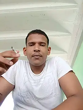 Snapshot of Ron_0101 chatting on June 2026 04:31:02 PM Ron 0101 online show from June 2026 04:31:02 PM