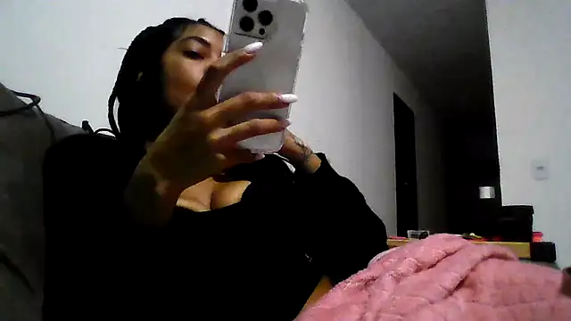 Snapshot of Nix3erika chatting on May 2026 01:12:01 AM Nix3erika online show from May 2026 01:12:01 AM