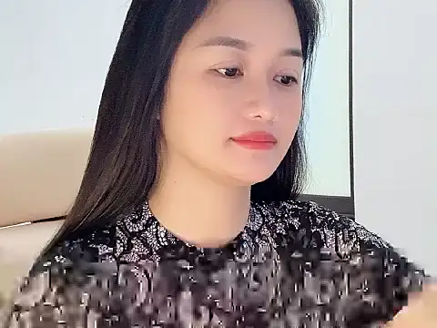 Snapshot of AmyLinee_1 chatting on June 2026 01:52:01 AM AmyLinee 1 online show from June 2026 01:52:01 AM