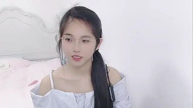 Snapshot of MIAOMIAO-666 chatting on April 2026 07:44:02 AM MIAOMIAO-666 online show from April 2026 07:44:02 AM
