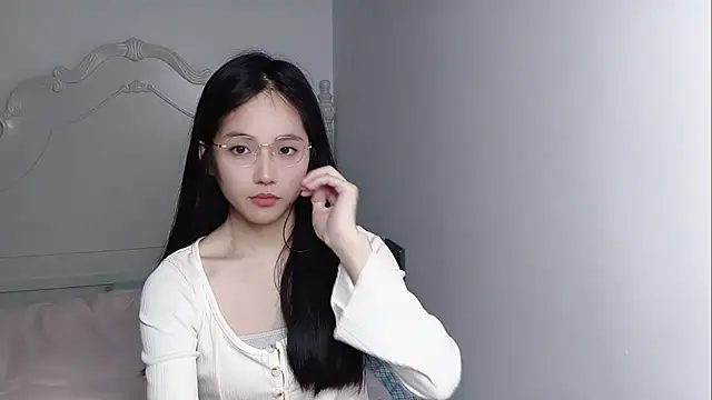 Snapshot of MIAOMIAO-666 chatting on April 2026 08:28:02 AM MIAOMIAO-666 online show from April 2026 08:28:02 AM