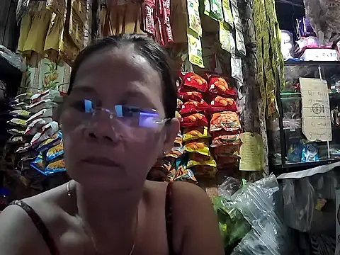 Snapshot of mommylicious_23 chatting on May 2026 08:58:02 PM mommylicious 23 online show from May 2026 08:58:02 PM