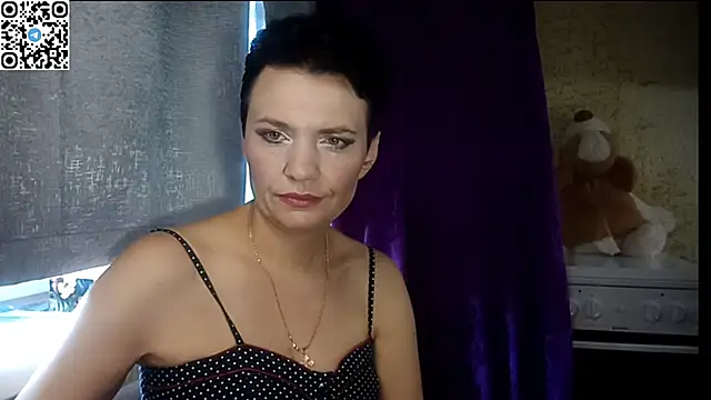 Snapshot of HotMamaQueen234 chatting on June 2026 11:22:02 AM HotMamaQueen234 online show from June 2026 11:22:02 AM