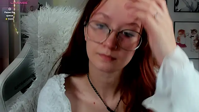 AmelieViolet online show from June 2026 03:05:01 AM