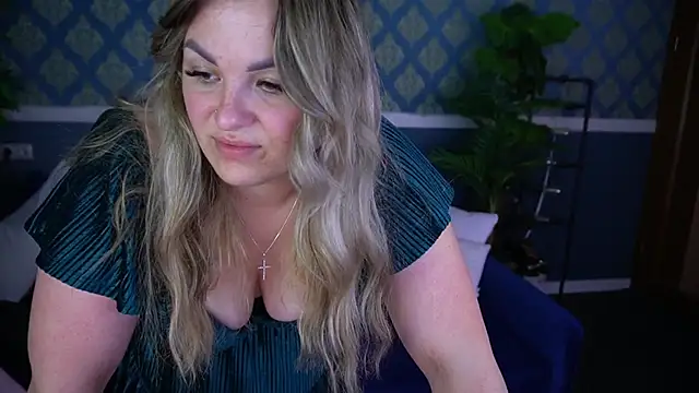 AlissyaGrayy online show from June 2026 07:14:01 PM