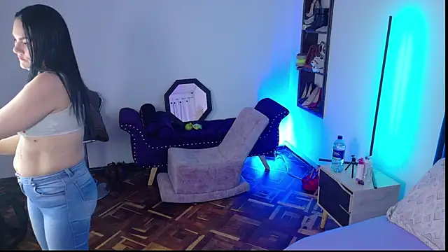 Scarlet Hiit online show from June 2026 04:12:01 AM