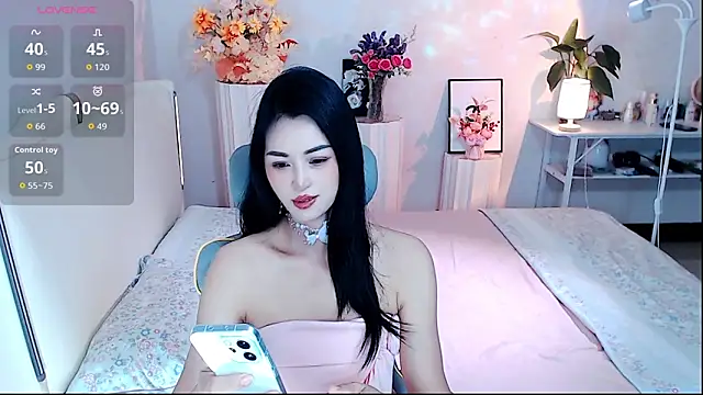 Evelyn-007 online show from May 2026 02:24:02 PM