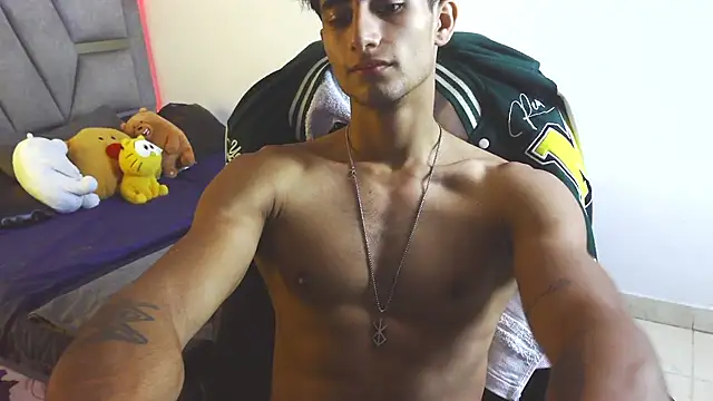 MaxiimoRomano  online show from May 2026 02:55:02 PM