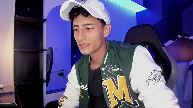 Snapshot of MaxiimoRomano_ chatting on August 2026 07:27:01 PM MaxiimoRomano online show from August 2026 07:27:01 PM
