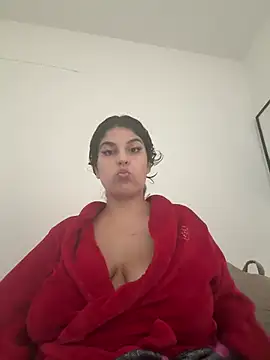 Snapshot of Yasminebbyxx chatting on July 2026 12:48:02 AM Yasminebbyxx online show from July 2026 12:48:02 AM