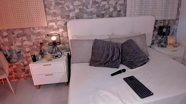 Snapshot of violeta_hills_ chatting on May 2026 03:09:02 PM violeta hills online show from May 2026 03:09:02 PM