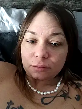 Snapshot of Couple_qc chatting on March 2026 02:05:02 PM Couple qc online show from March 2026 02:05:02 PM
