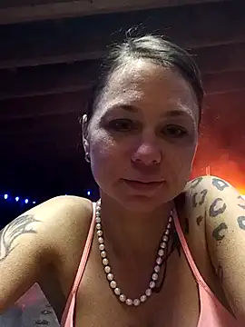 Snapshot of Couple_qc chatting on April 2026 12:41:02 AM Couple qc online show from April 2026 12:41:02 AM
