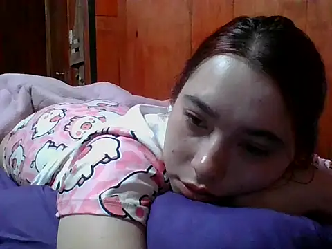 Annisof000 online show from March 2026 10:07:01 AM