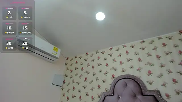 Snapshot of crystal_watson0 chatting on May 2026 01:06:01 PM crystal watson0 online show from May 2026 01:06:01 PM