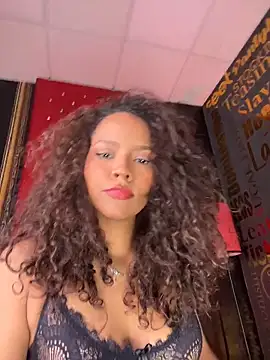 Snapshot of CurlyOopsieXXX chatting on June 2026 09:31:01 PM CurlyOopsieXXX online show from June 2026 09:31:01 PM
