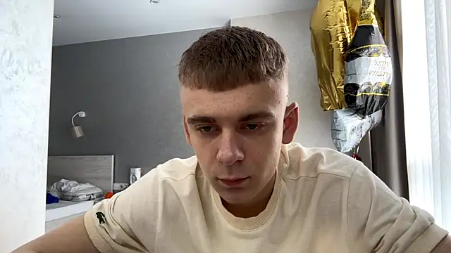 Snapshot of SoloFury chatting on June 2026 07:44:01 AM SoloFury online show from June 2026 07:44:01 AM