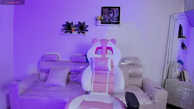 april smiith1 online show from April 2026 12:19:02 PM