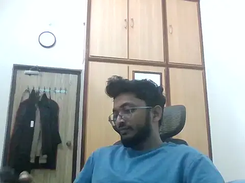 akhilvaran42 online show from March 2026 11:14:01 AM