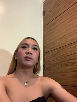 hugecock collins online show from April 2026 04:38:01 AM