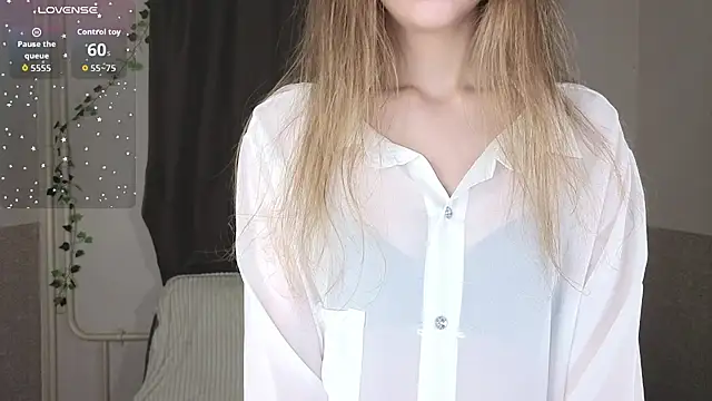 Snapshot of Emily_Nelsonn chatting on June 2026 06:00:02 PM Emily Nelsonn online show from June 2026 06:00:02 PM
