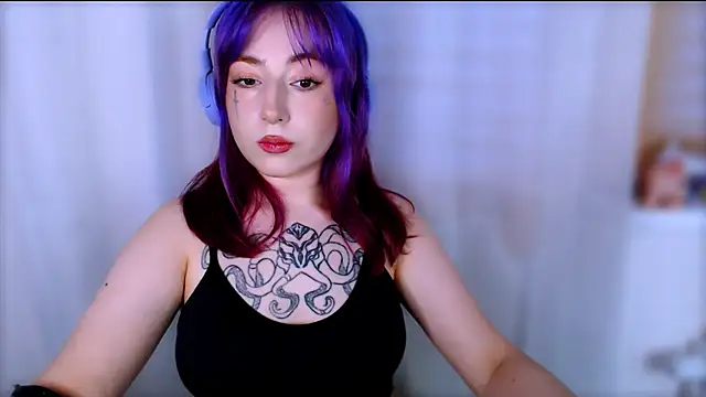 Snapshot of MistressEdith chatting on July 2026 11:18:02 PM MistressEdith online show from July 2026 11:18:02 PM