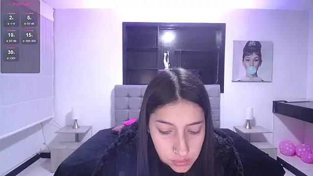 Melannyy V online show from May 2026 12:02:01 PM