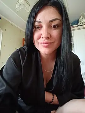 Snapshot of Elsie-Nora chatting on July 2026 06:05:01 AM Elsie-Nora online show from July 2026 06:05:01 AM