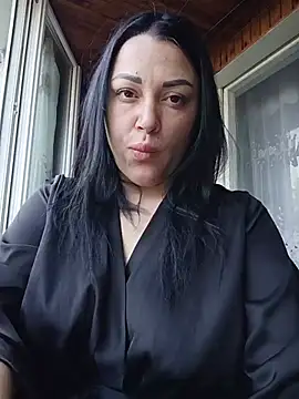 Snapshot of Elsie-Nora chatting on July 2026 05:22:01 AM Elsie-Nora online show from July 2026 05:22:01 AM