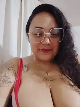 Snapshot of AvaRyd chatting on June 2026 04:32:02 AM AvaRyd online show from June 2026 04:32:02 AM
