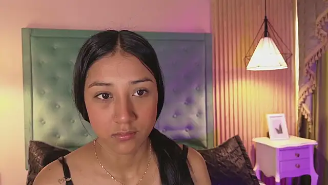 ninaBravu online show from May 2026 12:35:01 PM