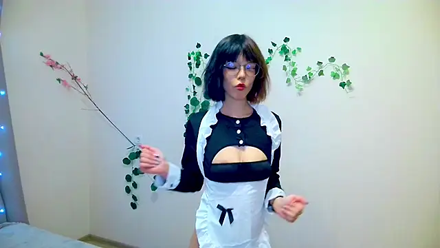 Layla Muur online show from March 2026 02:43:01 PM