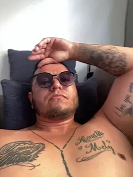 HOTB0Y18 online show from March 2026 10:35:01 PM