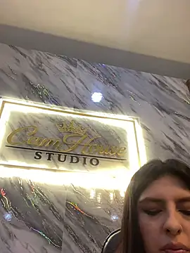 emiiross online show from May 2026 03:01:01 AM